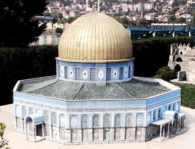 The smallest mosque in the world lies in Miniaturk, Istanbul