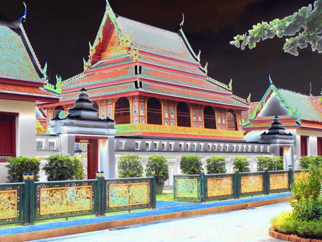 On the stroll to the Golden Mount. 