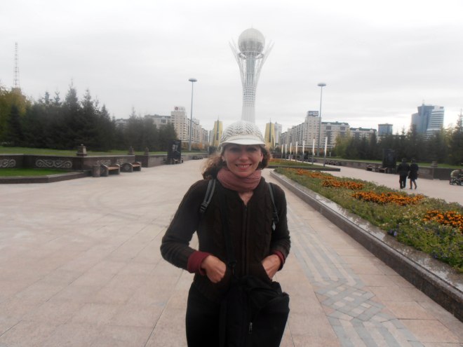 Here's Ms. Nara herself, dressed for some 37-degree October weather. 